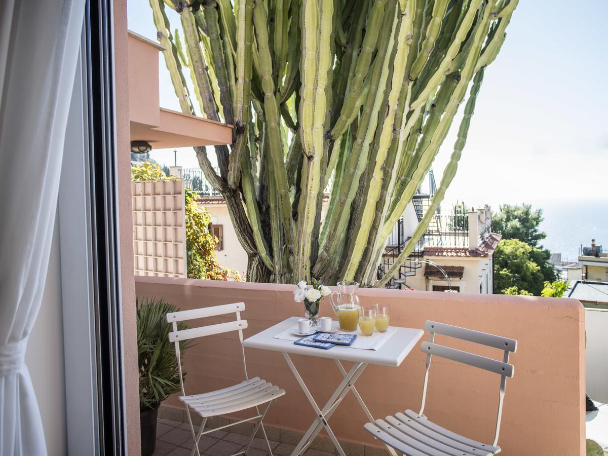 La Malandrina - Apartments & Suites Taormina Esterno foto