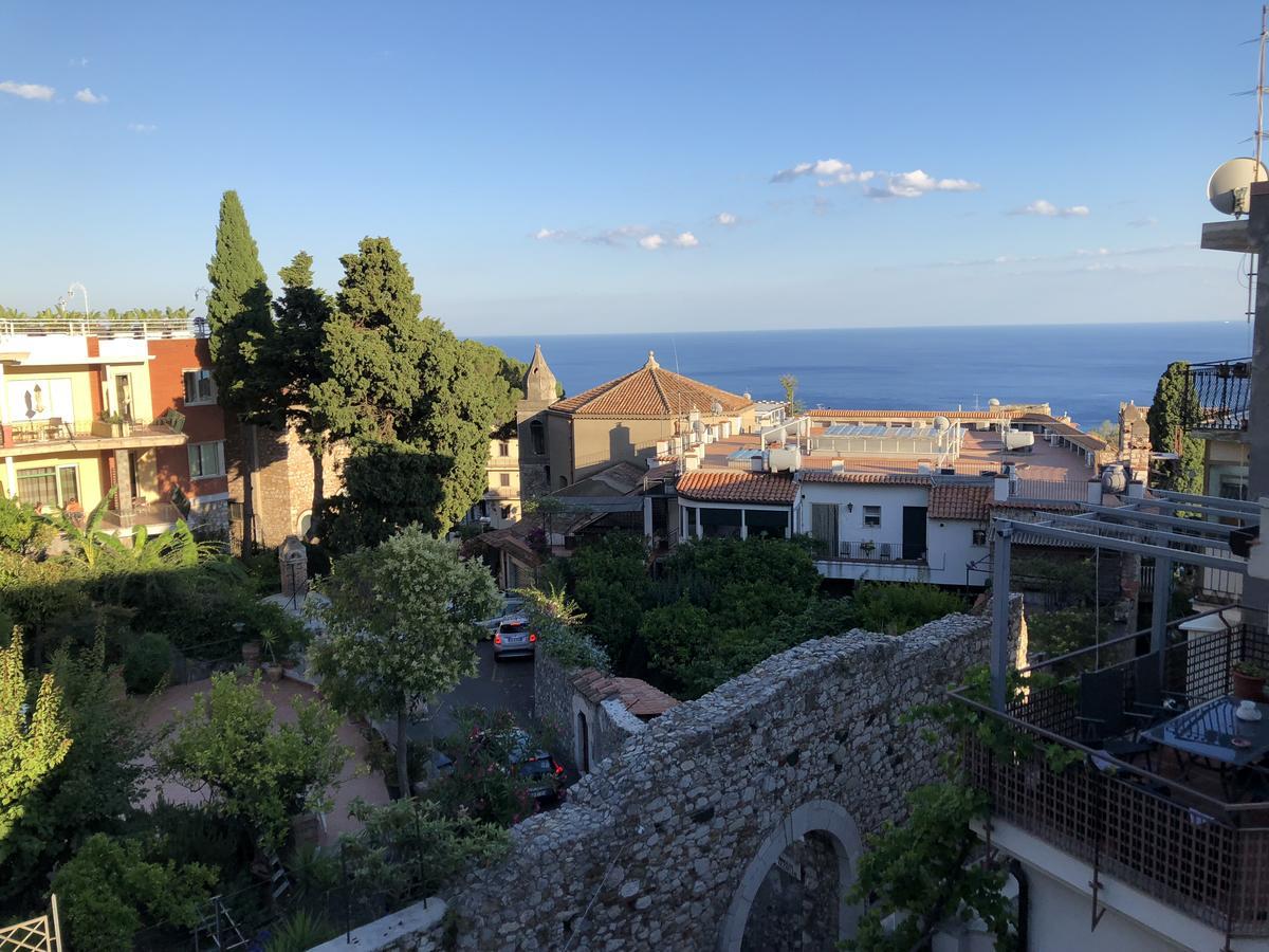 La Malandrina - Apartments & Suites Taormina Esterno foto